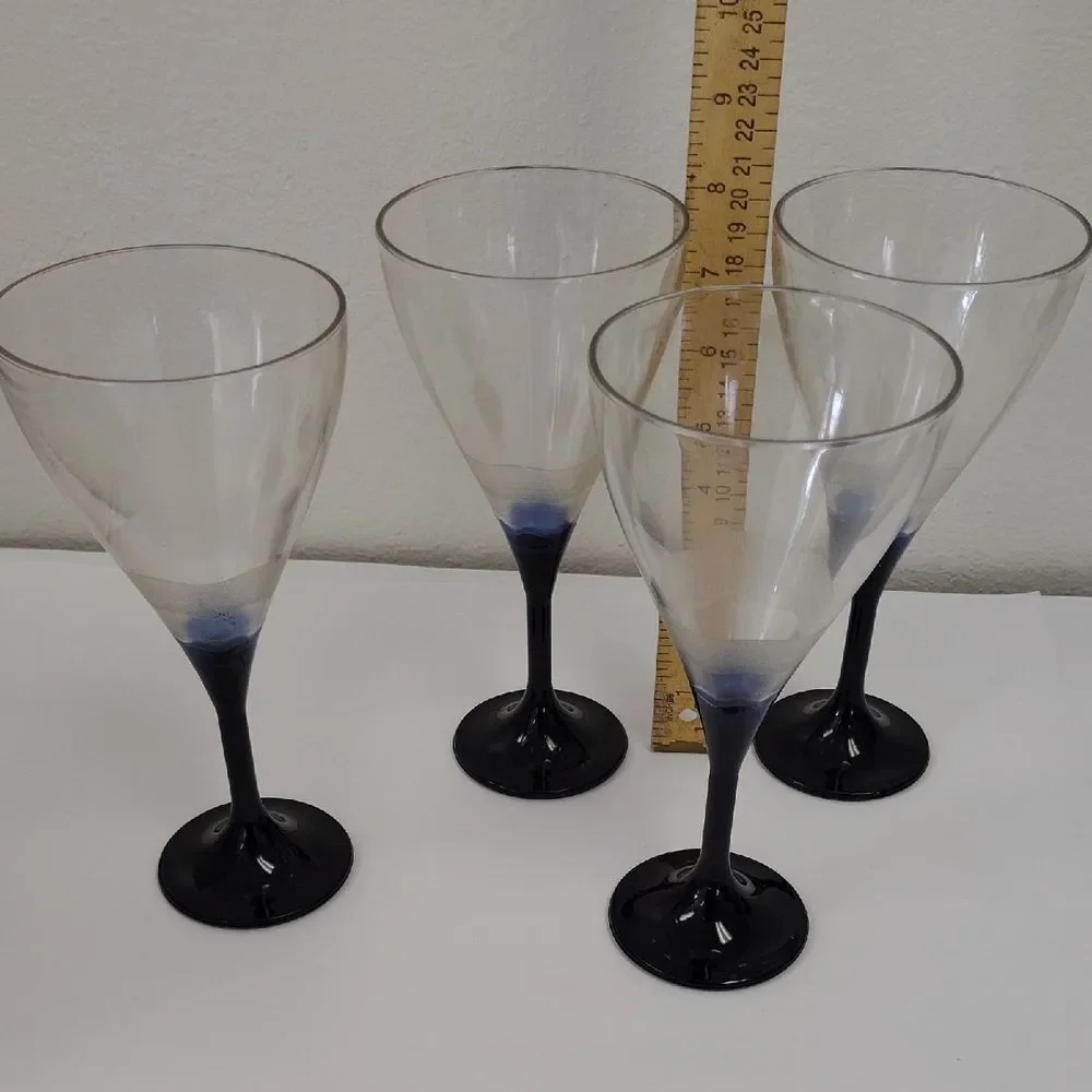 Tupperware  Blue And Clear Wine Glass Set